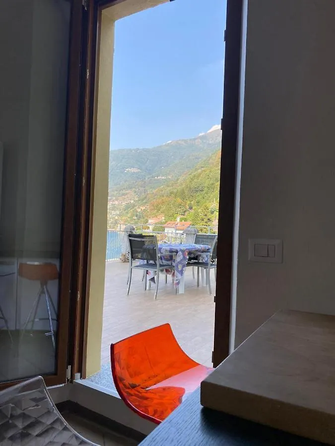 Apartment With Big Terrace And Direct Access To The Beach Varenna